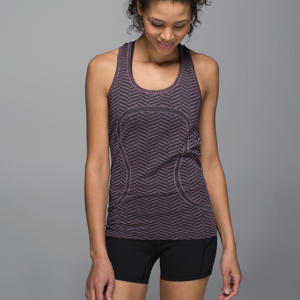 Lululemon Run Swiftly Tech Racerback Tank
in rare Heathered Black Cherry - Picture 3 of 10